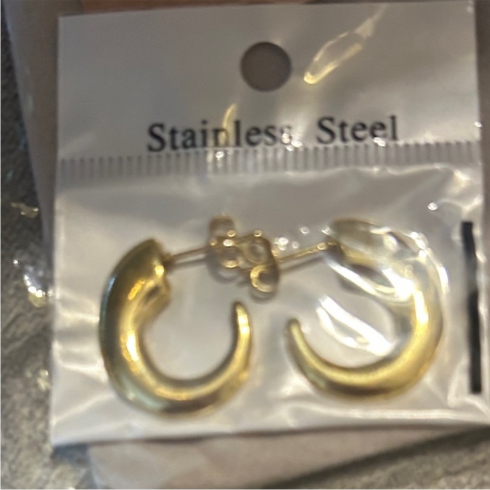 Gold Stainless Steel Hoop Earrings with 'My Favorite People Call Me Mimi' Card - Picture 4 of 5